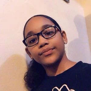 Meet your Posher, Anabel